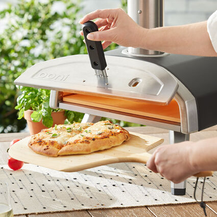 How to Pick the Right Pizza Peel — Ooni United Kingdom