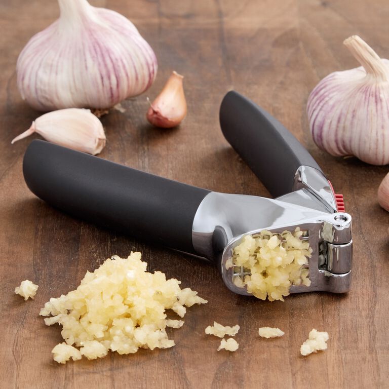 NEW OXO Good Grips Garlic Press